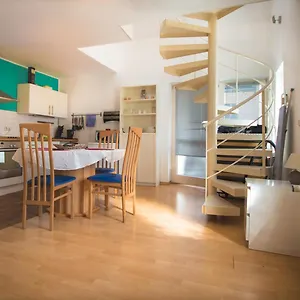 https://apartment-charly.dusseldorf-hotel.net
